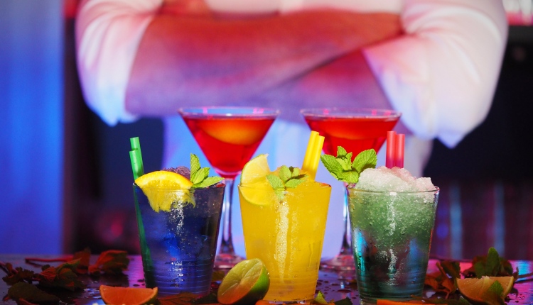 alcohol-bar-barman-110472