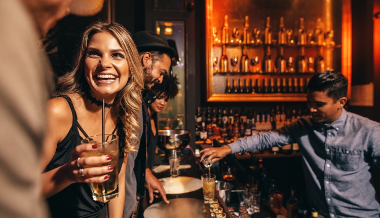 Are Bars Safe to Go to at Night