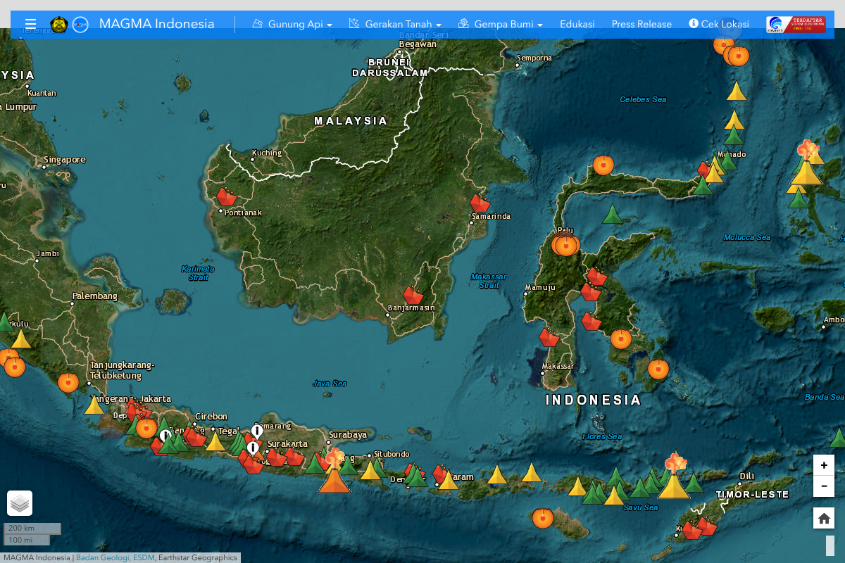 The official MAGMA Indonesia website map showing color-coded volcanic activity across Indonesia